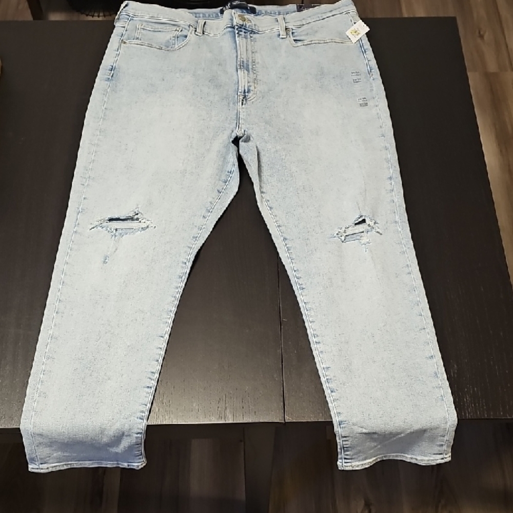 GAP Ladies Light Blue Ripped Straight Jeans